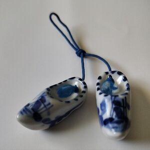 Vintage Miniature Delft Blue Porcelain Clogs Souvenir Ornament